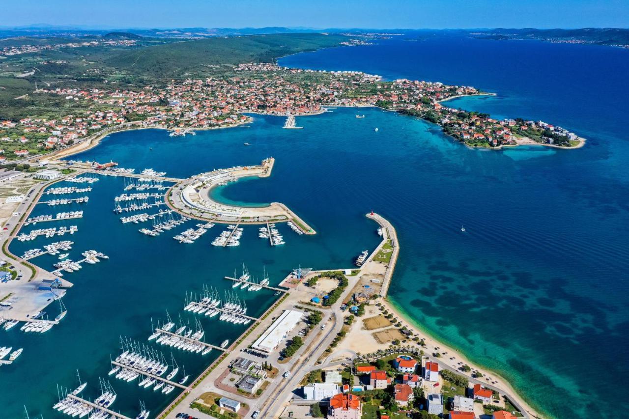 Apartments By The Sea Sukosan, Zadar - 6402 Buitenkant foto